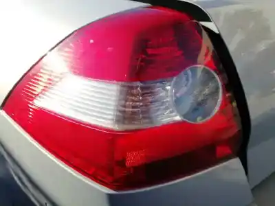 Véhicule à la ferraille renault megane ii classic berlina confort dynamique de l'année 2004 alimenté f9q b8