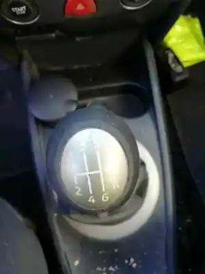Véhicule à la ferraille renault megane ii classic berlina confort dynamique de l'année 2004 alimenté f9q b8