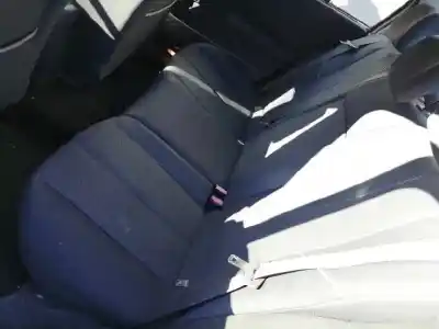 Véhicule à la ferraille renault megane ii classic berlina confort dynamique de l'année 2004 alimenté f9q b8
