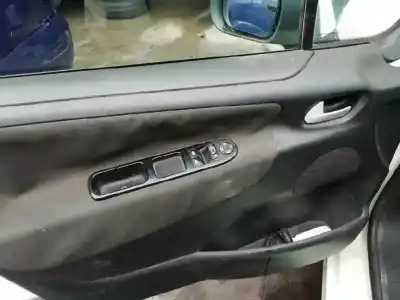 Здавання транспортного засобу peugeot 207 confort року 2010 потужний 8hz