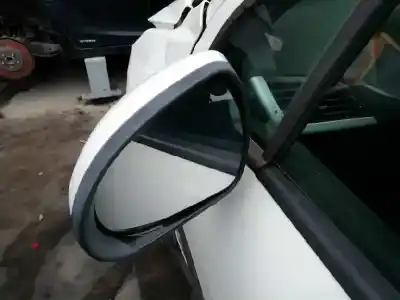 Здавання транспортного засобу peugeot 207 confort року 2010 потужний 8hz
