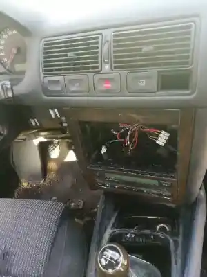 Verschrottungsfahrzeug volkswagen golf iv berlina (1j1) 1.9 tdi des jahres 2002 angetrieben arl