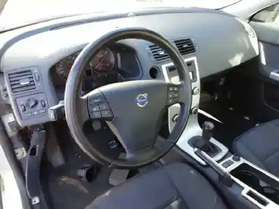 Veículo de Sucata volvo s40 berlina 1.6 d momentum do ano 2010 alimentado d4164t