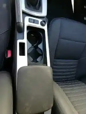 Veículo de Sucata volvo s40 berlina 1.6 d momentum do ano 2010 alimentado d4164t