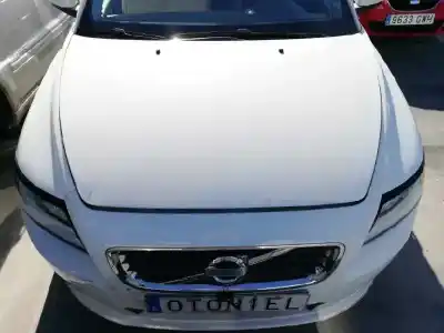 Veículo de Sucata volvo s40 berlina 1.6 d momentum do ano 2010 alimentado d4164t