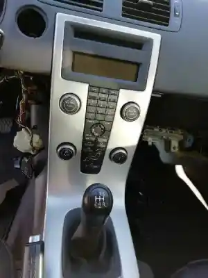 Veículo de Sucata volvo s40 berlina 1.6 d momentum do ano 2010 alimentado d4164t