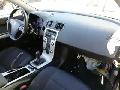 Veículo de Sucata volvo s40 berlina 1.6 d momentum do ano 2010 alimentado d4164t