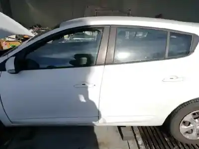 Здавання транспортного засобу renault megane iii berlina 5 p authentique року 2009 потужний k9k f8