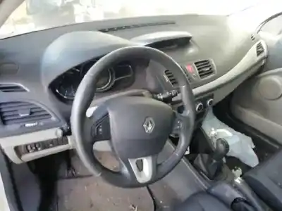 Здавання транспортного засобу renault megane iii berlina 5 p authentique року 2009 потужний k9k f8