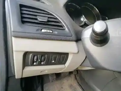 Здавання транспортного засобу renault megane iii berlina 5 p authentique року 2009 потужний k9k f8