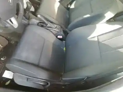 Здавання транспортного засобу renault megane iii berlina 5 p authentique року 2009 потужний k9k f8