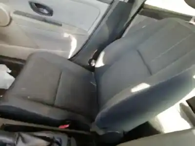 Здавання транспортного засобу renault megane iii berlina 5 p authentique року 2009 потужний k9k f8