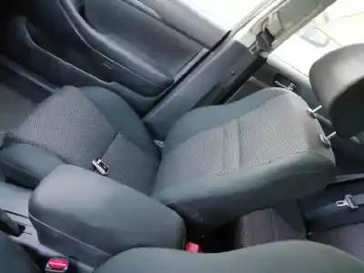 Veículo de Sucata toyota                                             avensis berlina (t25)                                                                                                                                                                                                                                      1.8 sol sedán                                                                                                                                                                                                                                              do ano 2006 alimentado 1zz