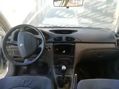 Scrapping Vehicle renault laguna ii grandtour (kg0) dynamique of the year 2002 powered f9q c7