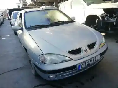 Здавання транспортного засобу RENAULT MEGANE I CLASSIC (LA0/1_) 1.6 16V (LA00 LA04 LA0B LA11 LA16 LA19 LA1J LA1K.... року 2000 потужний K4M A7