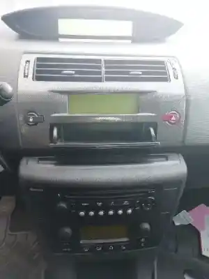 Vehicul casat citroen c4 coupe cool al anului 2010 alimentat kfu
