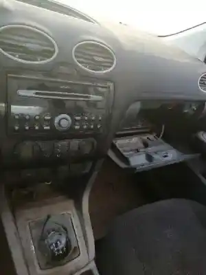 Veículo de Sucata ford focus berlina (cap) ambiente (d) do ano 2006 alimentado kkda