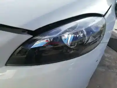 Verschrottungsfahrzeug volvo v40 (2012->) 2.0 inscription [2.0 ltr. - 140 kw diesel cat] des jahres 2017 angetrieben d4204t8