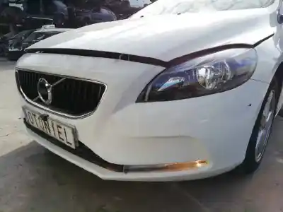 Verschrottungsfahrzeug volvo v40 (2012->) 2.0 inscription [2.0 ltr. - 140 kw diesel cat] des jahres 2017 angetrieben d4204t8