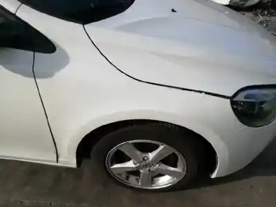 Verschrottungsfahrzeug volvo v40 (2012->) 2.0 inscription [2.0 ltr. - 140 kw diesel cat] des jahres 2017 angetrieben d4204t8