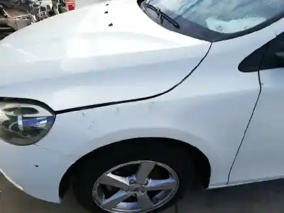 Verschrottungsfahrzeug volvo v40 (2012->) 2.0 inscription [2.0 ltr. - 140 kw diesel cat] des jahres 2017 angetrieben d4204t8