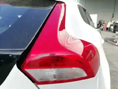 Verschrottungsfahrzeug volvo v40 (2012->) 2.0 inscription [2.0 ltr. - 140 kw diesel cat] des jahres 2017 angetrieben d4204t8