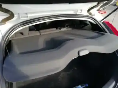 Verschrottungsfahrzeug volvo v40 (2012->) 2.0 inscription [2.0 ltr. - 140 kw diesel cat] des jahres 2017 angetrieben d4204t8