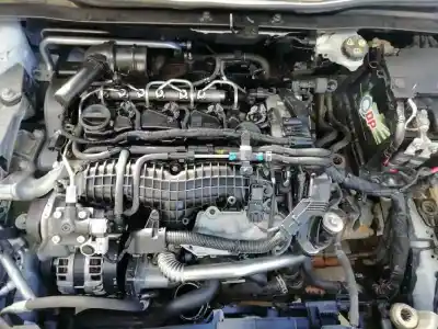 Verschrottungsfahrzeug volvo v40 (2012->) 2.0 inscription [2.0 ltr. - 140 kw diesel cat] des jahres 2017 angetrieben d4204t8