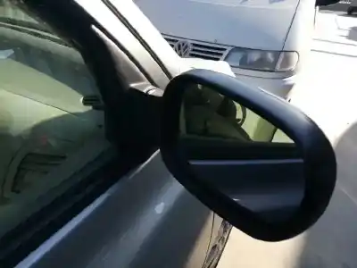 Здавання транспортного засобу nissan micra (k12e) acenta року 2003 потужний cr12