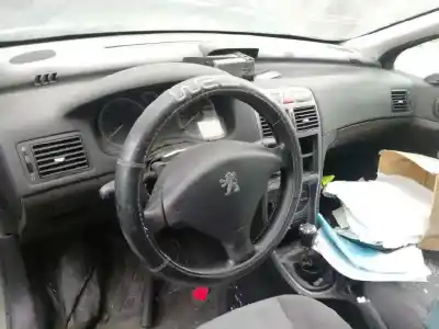 Здавання транспортного засобу peugeot 307 (s1) xr року 2001 потужний rhy