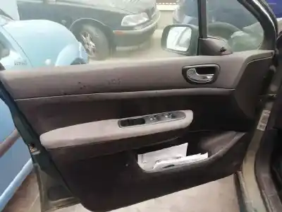 Здавання транспортного засобу peugeot 307 (s1) xr року 2001 потужний rhy