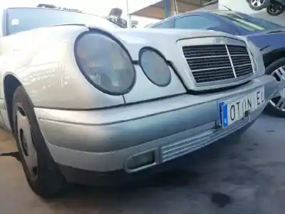 Здавання транспортного засобу mercedes-benz clase e (w210) berlina diesel 3.0 turbodiesel cat року 1998 потужний 606962