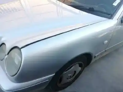 Здавання транспортного засобу mercedes-benz clase e (w210) berlina diesel 3.0 turbodiesel cat року 1998 потужний 606962