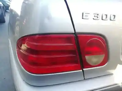 Здавання транспортного засобу mercedes-benz clase e (w210) berlina diesel 3.0 turbodiesel cat року 1998 потужний 606962