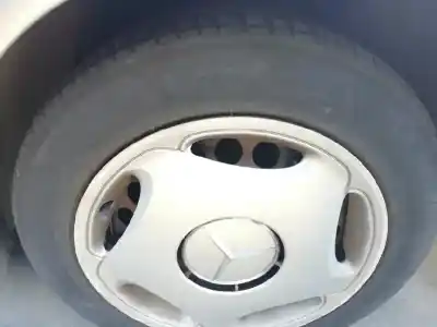 Здавання транспортного засобу mercedes-benz clase e (w210) berlina diesel 3.0 turbodiesel cat року 1998 потужний 606962