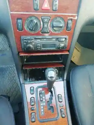Здавання транспортного засобу mercedes-benz clase e (w210) berlina diesel 3.0 turbodiesel cat року 1998 потужний 606962