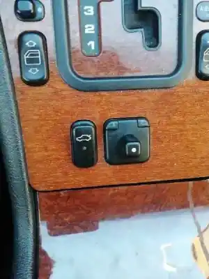Здавання транспортного засобу mercedes-benz clase e (w210) berlina diesel 3.0 turbodiesel cat року 1998 потужний 606962