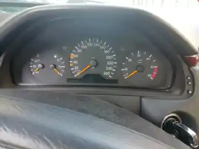Здавання транспортного засобу mercedes-benz clase e (w210) berlina diesel 3.0 turbodiesel cat року 1998 потужний 606962