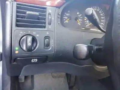 Здавання транспортного засобу mercedes-benz clase e (w210) berlina diesel 3.0 turbodiesel cat року 1998 потужний 606962