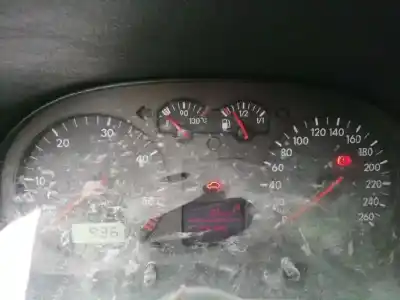Sloopvoertuig volkswagen golf iv berlina (1j1) 1.9 tdi van het jaar 2000 aangedreven ajm