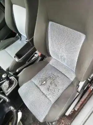 Sloopvoertuig volkswagen golf iv berlina (1j1) 1.9 tdi van het jaar 2000 aangedreven ajm