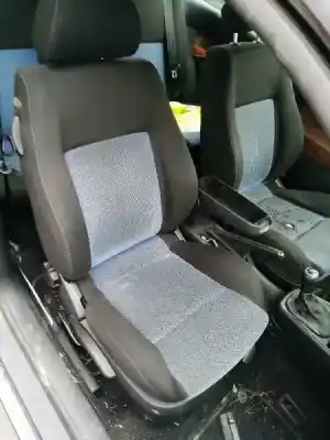Sloopvoertuig volkswagen golf iv berlina (1j1) 1.9 tdi van het jaar 2000 aangedreven ajm