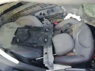 Veicolo di demolizione peugeot 208 gt line dell'anno 2019 alimentato hn05
