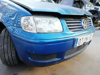 Véhicule à la ferraille volkswagen polo berlina (6n2) conceptline de l'année 2001 alimenté aud