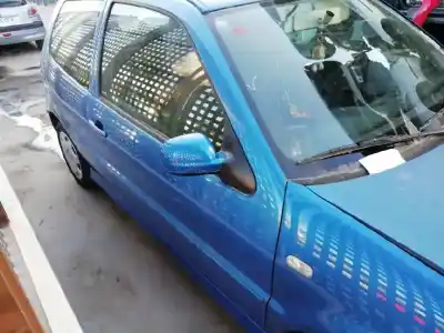 Véhicule à la ferraille volkswagen polo berlina (6n2) conceptline de l'année 2001 alimenté aud