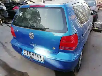 Véhicule à la ferraille volkswagen polo berlina (6n2) conceptline de l'année 2001 alimenté aud