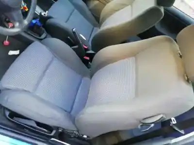 Véhicule à la ferraille volkswagen polo berlina (6n2) conceptline de l'année 2001 alimenté aud