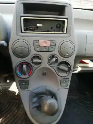 Vehicul casat fiat panda (169) 1.1 8v al anului 2003 alimentat 187a1000