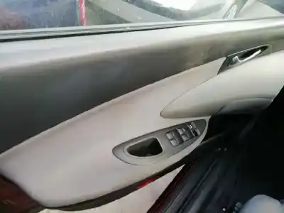 Veículo de Sucata nissan primera berlina (p12) 2.2 16v turbodiesel cat do ano 2002 alimentado yd22