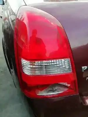 Veículo de Sucata nissan primera berlina (p12) 2.2 16v turbodiesel cat do ano 2002 alimentado yd22